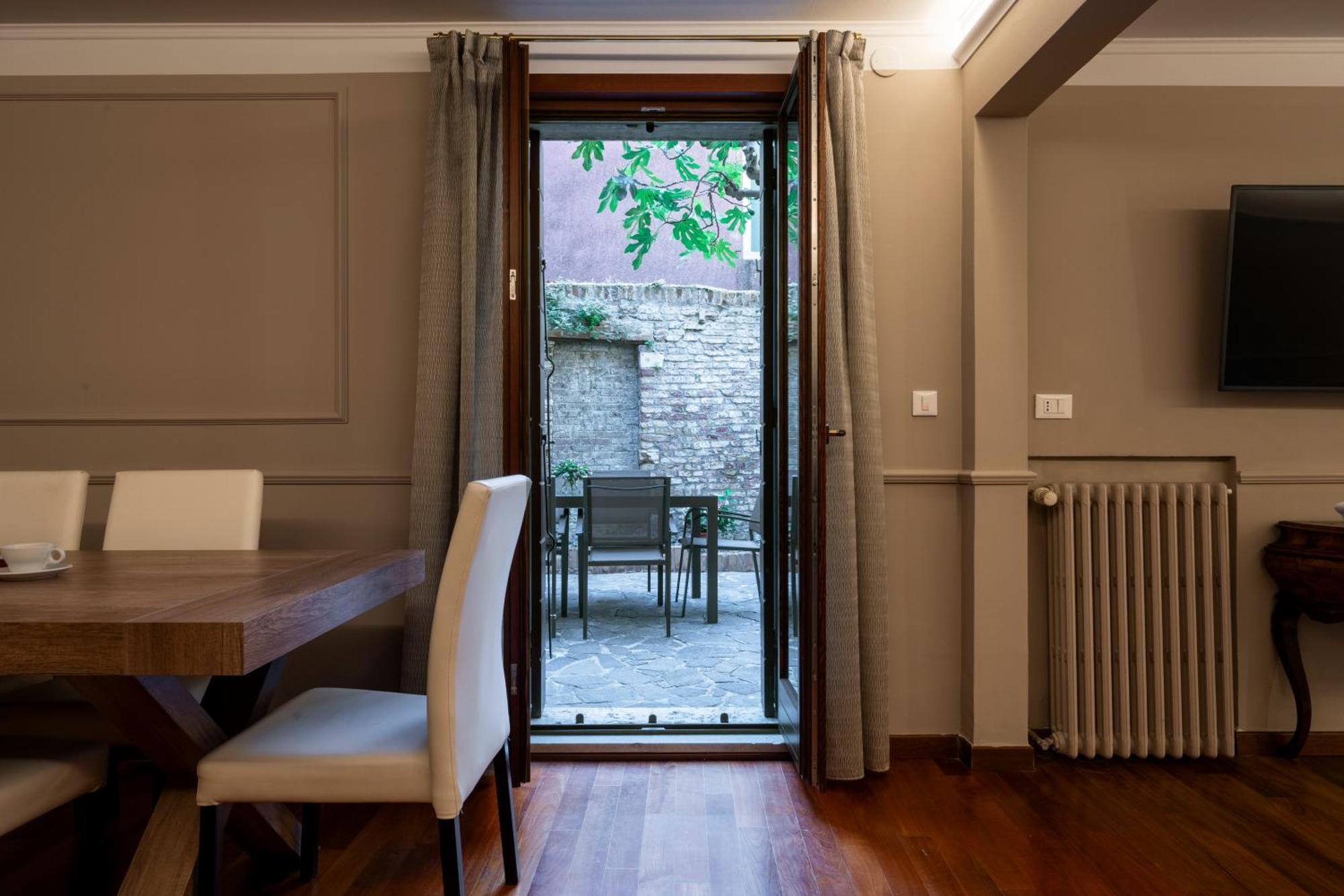 San Vio Palace Luxury Apartments Venesia Bagian luar foto
